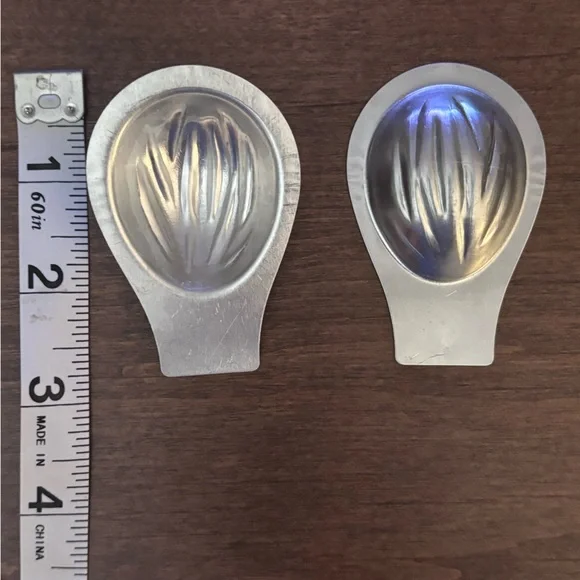 Walnut molds. Comes in a set of 26 individual molds. Ideal for cookies! - Picture 4 of 10